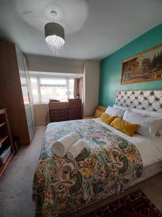 Stunning Homestay In Wolverhampton Bushbury Exterior foto